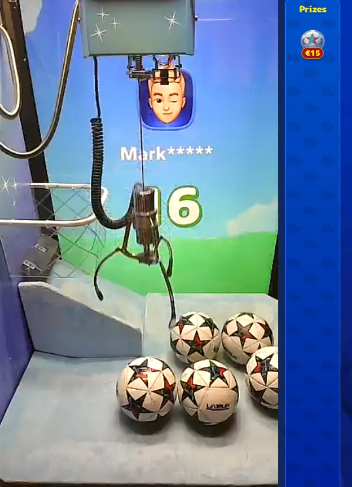 Cash Crab Soccer Machine football claw paying a flat x1.5 multiplier on every grab