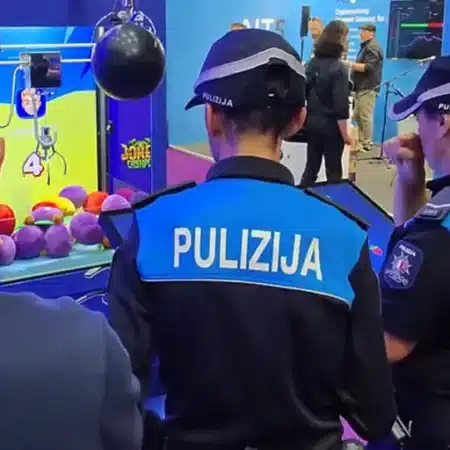 Even the Police Enjoy the Bonus Crab Casino Feature!